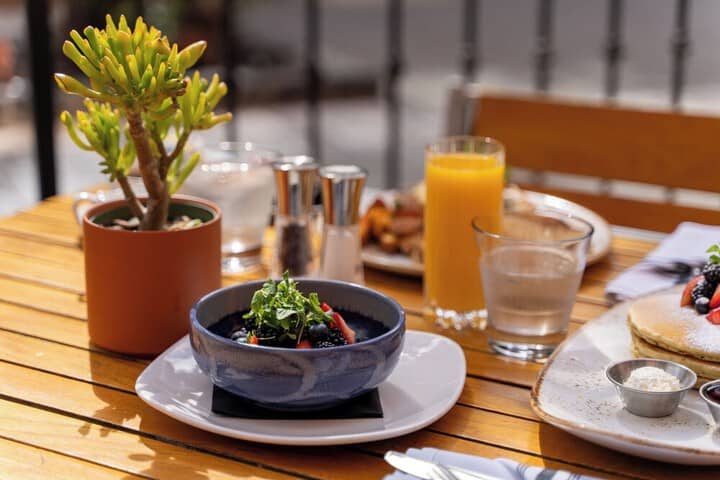 Breakfast/Coffee Service 82 of 131